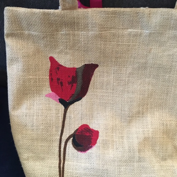 Beige Burlap “Basket” Purse with Tulip 🌿 - Picture 2 of 5